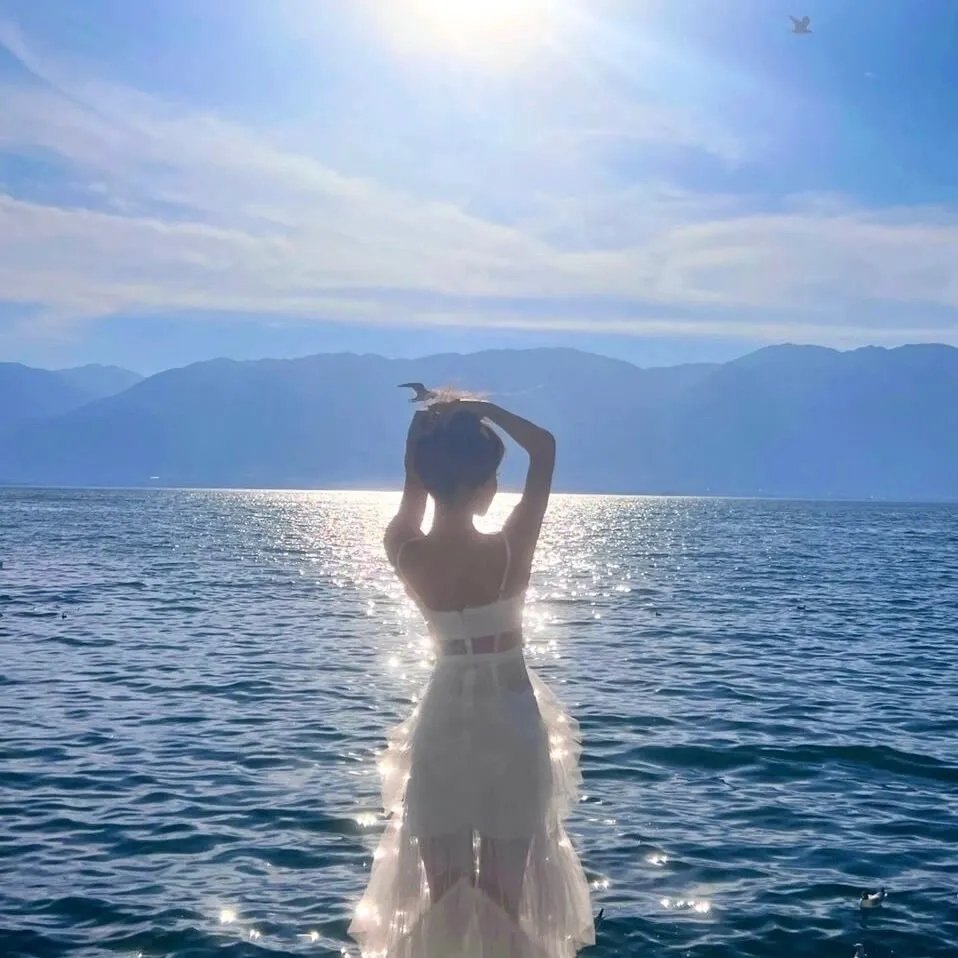 艳妻扮婢记
